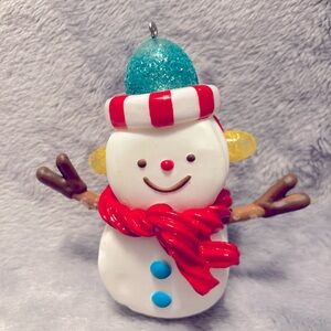🎄 (bundle 3 items items for $30) 2017 Hallmark keepsake ornament
Sweet snowman